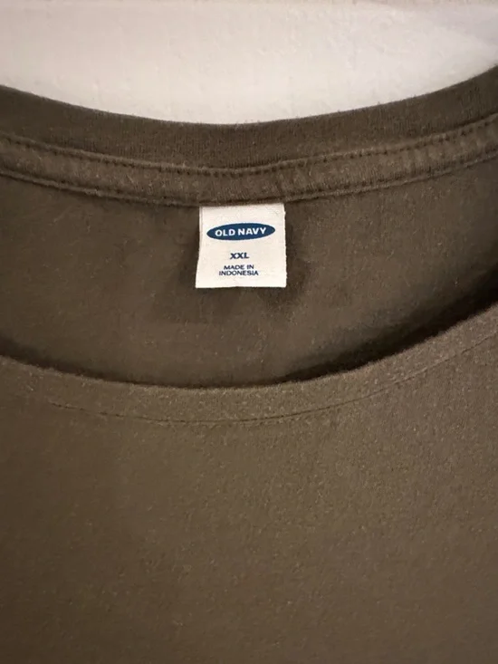 Old Navy Olive Green Short-Sleeve Crewneck Tee - Picture 2 of 2